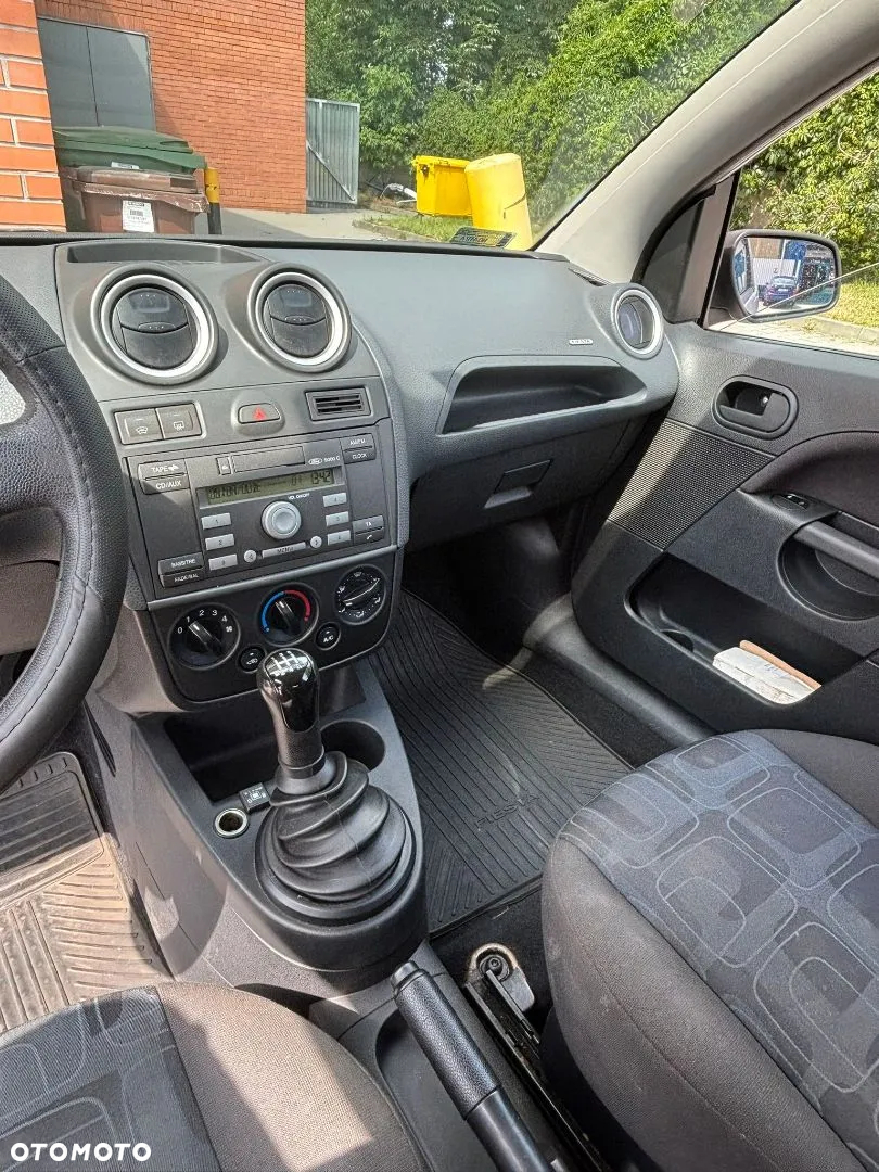 Ford Fiesta 1.3 - 5