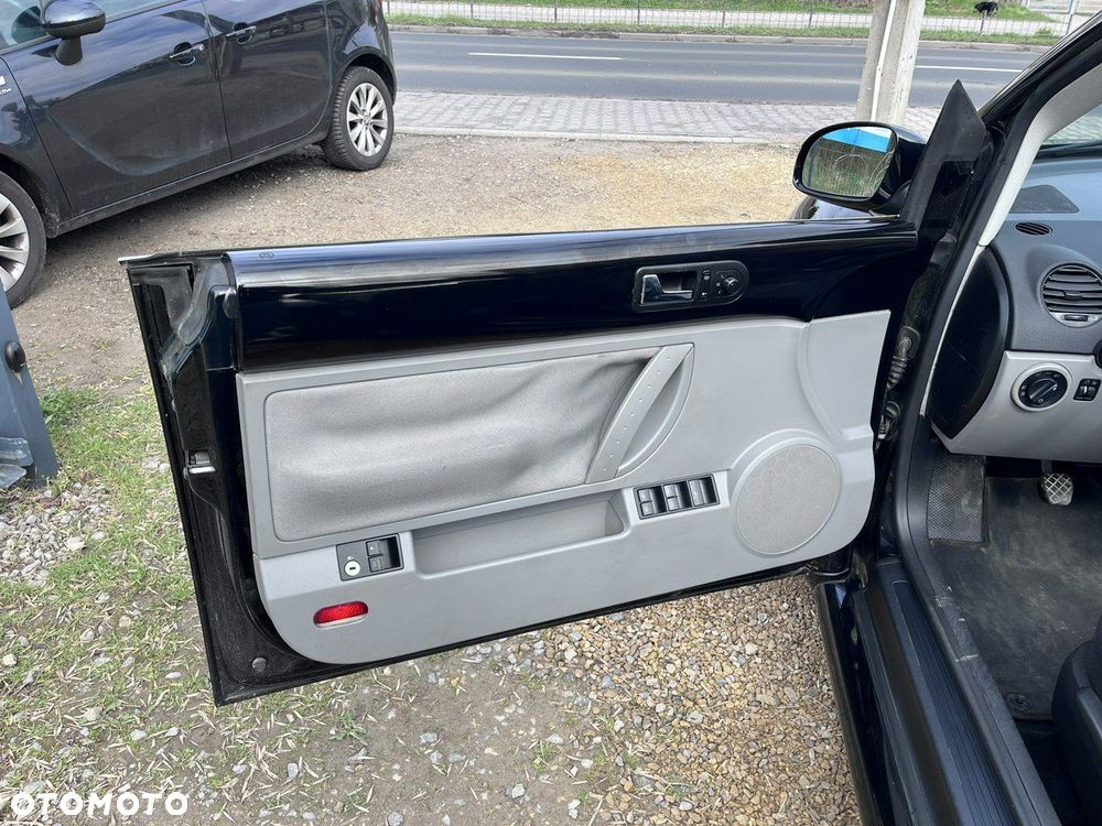 Volkswagen New Beetle - 11