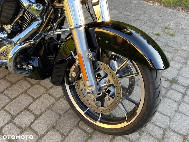 Harley-Davidson Touring Road Glide - 8