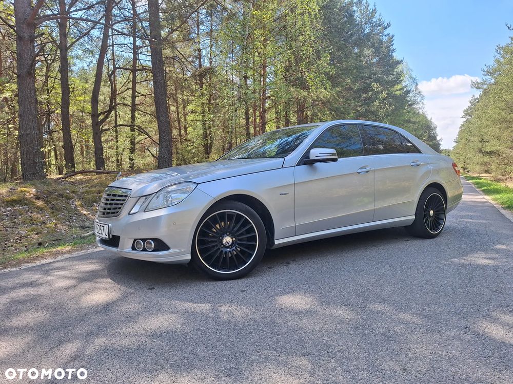 Mercedes-Benz Klasa E 200 CGI BlueEFFICIENCY 7G-TRONIC Elegance - 28