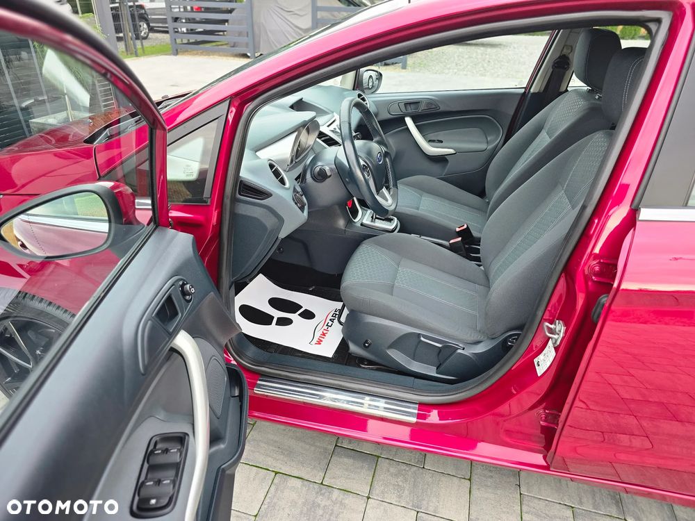 Ford Fiesta 1.4 Autom Titanium - 27