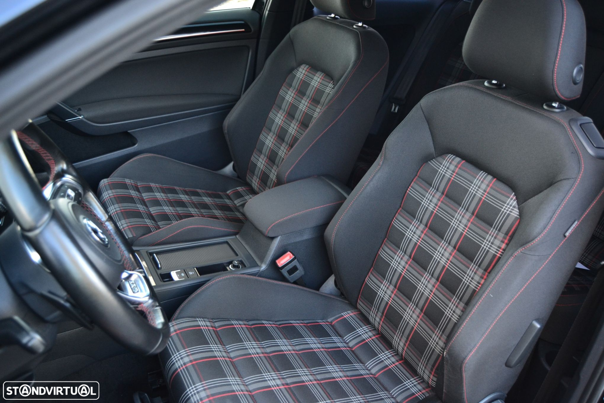 VW Golf 2.0 TSi GTi DSG Performance - 14