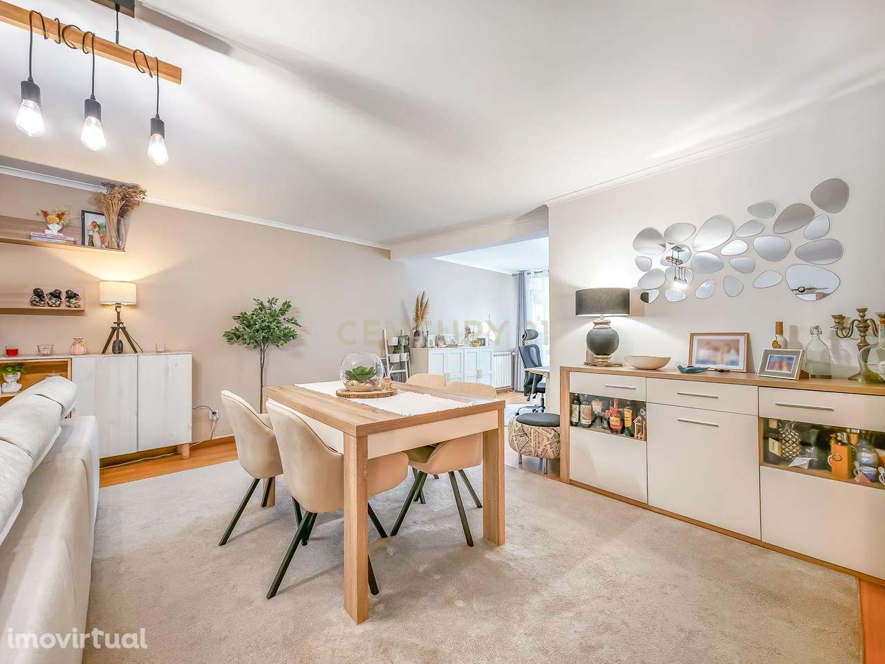 Espaçoso Apartamento T2 com garagem, varanda e arrecadação em Fitares, - Grande imagem: 2/40