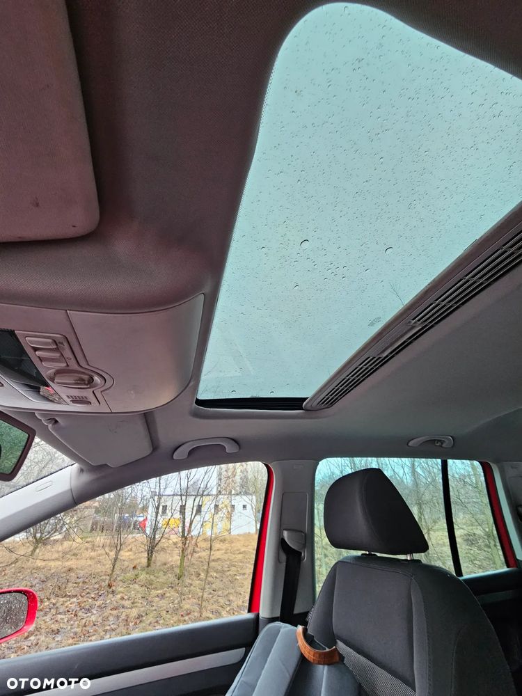 Volkswagen Touran 2.0 TDI DPF Trendline DSG - 11