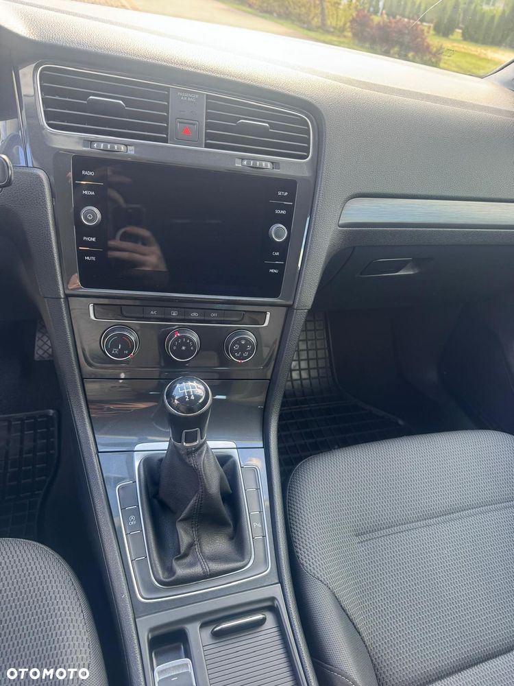 Volkswagen Golf - 15