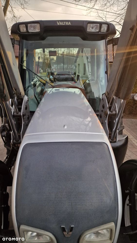 Valtra N121 HiTech, 130 koni, SISU 4cyl TURBO INTECOOLER, 141, 111, 101 - 17