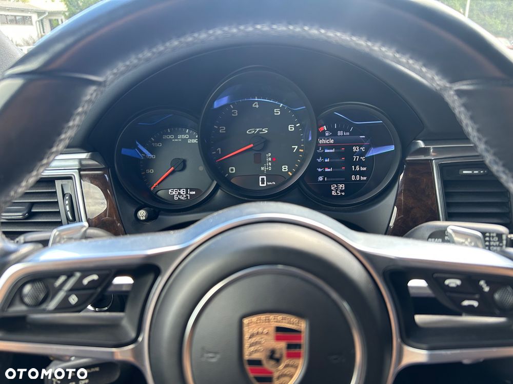 Porsche Macan - 25