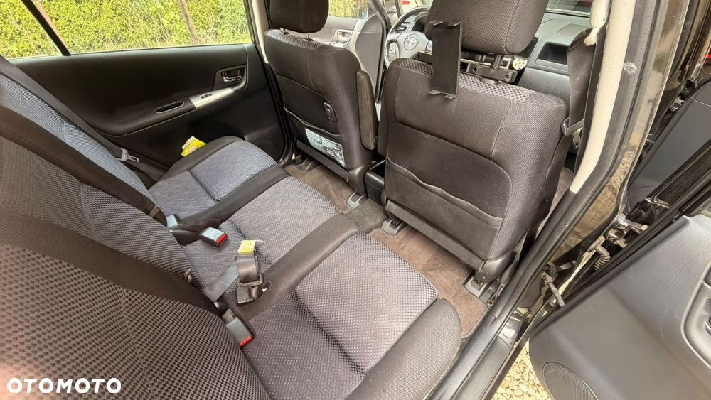 Toyota Corolla Verso - 14