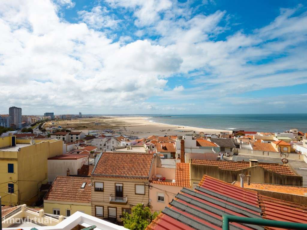 Moradia T2+2 em Buarcos - Vistas Maravilhosas sobre o Mar e a Cidade - Grande imagem: 2/26