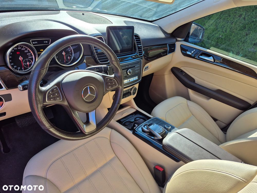 Mercedes-Benz GLE - 26