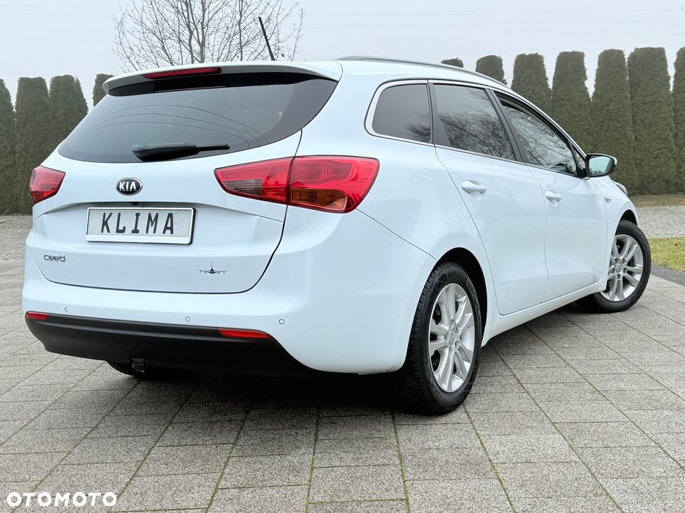 Kia Ceed 1.6 GDI Fifa World Cup Edition - 29