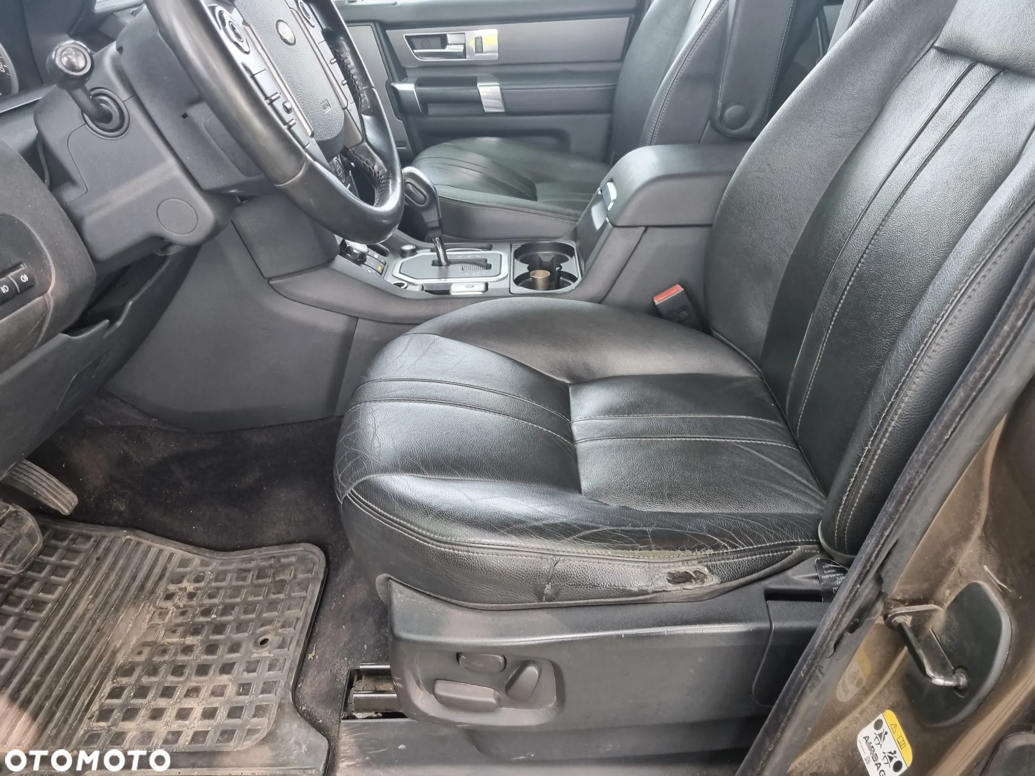 Land Rover Discovery IV 3.0D V6 HSE - 27