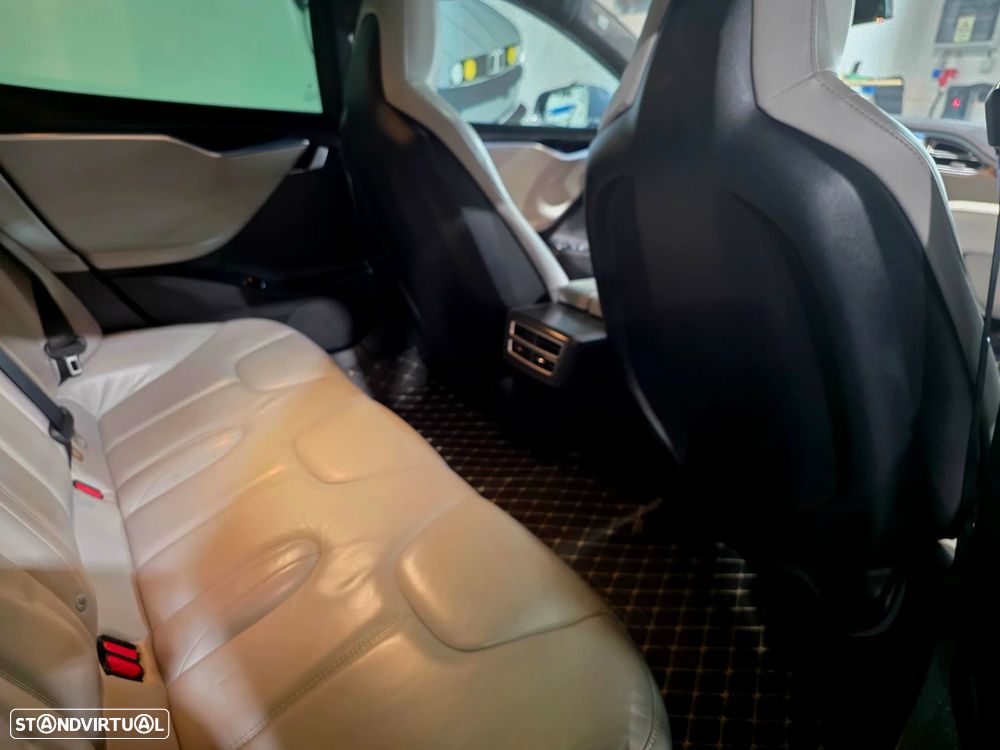 Tesla Model S 85 - 9