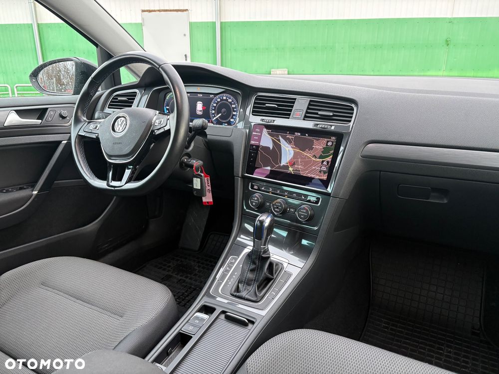 Volkswagen Golf - 14