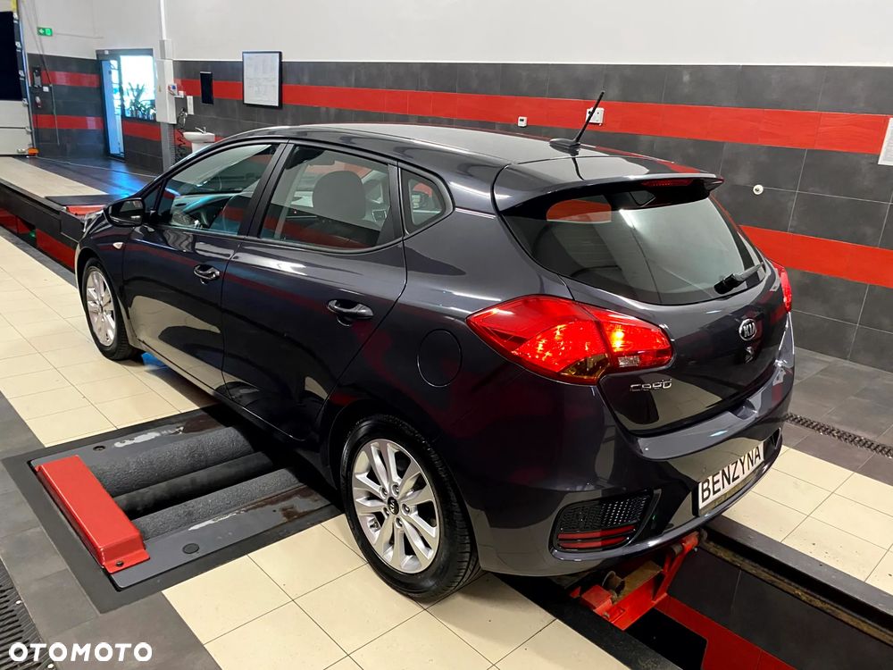 Kia Ceed 1.6 GDI Platinum Edition - 9