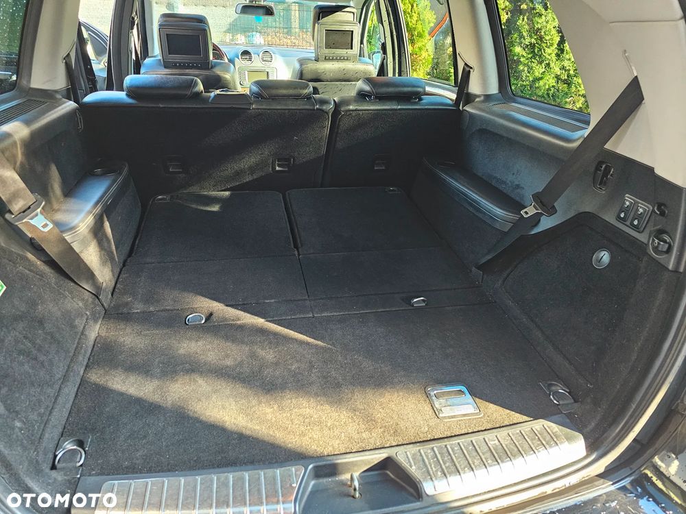 Mercedes-Benz GL 450 - 32