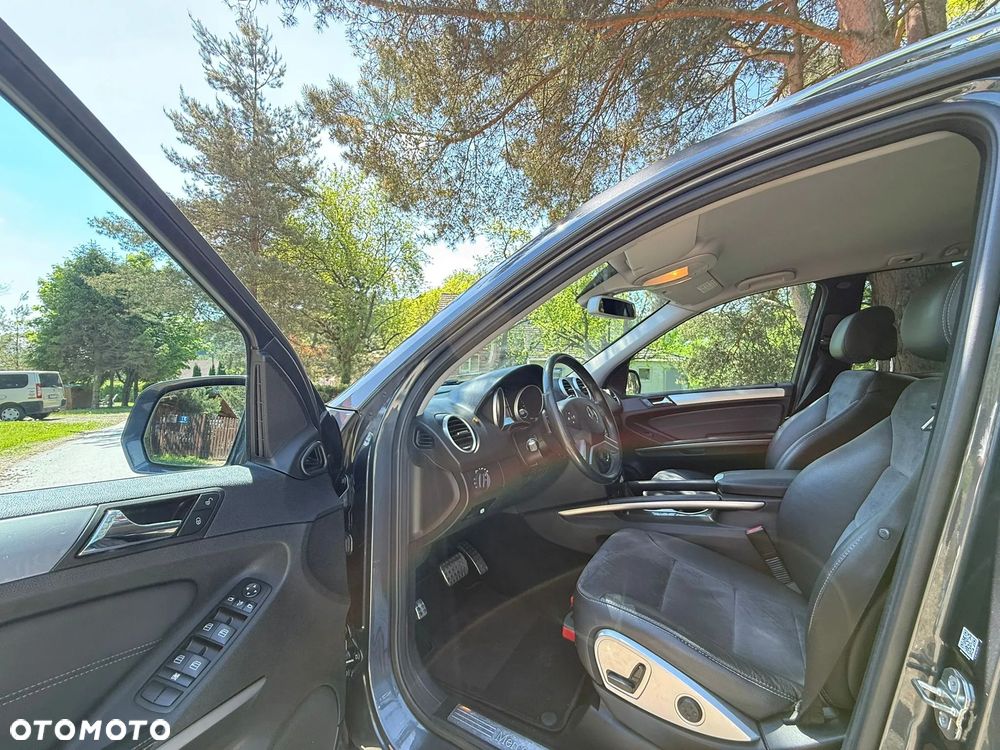 Mercedes-Benz ML - 14