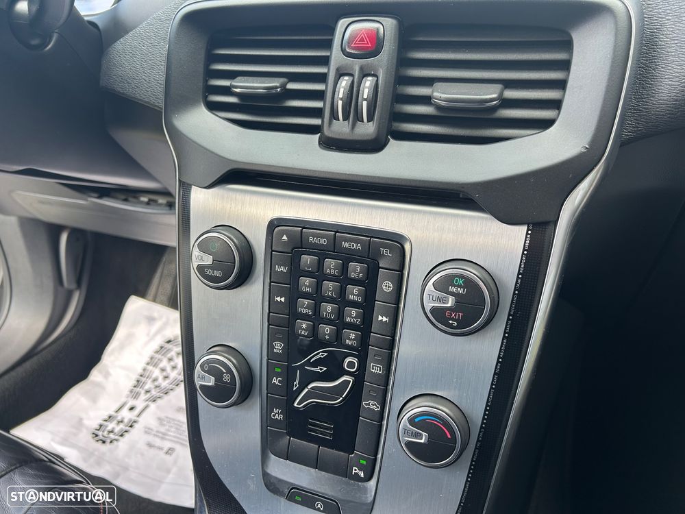 Volvo V40 2.0 D2 Momentum Eco - 21