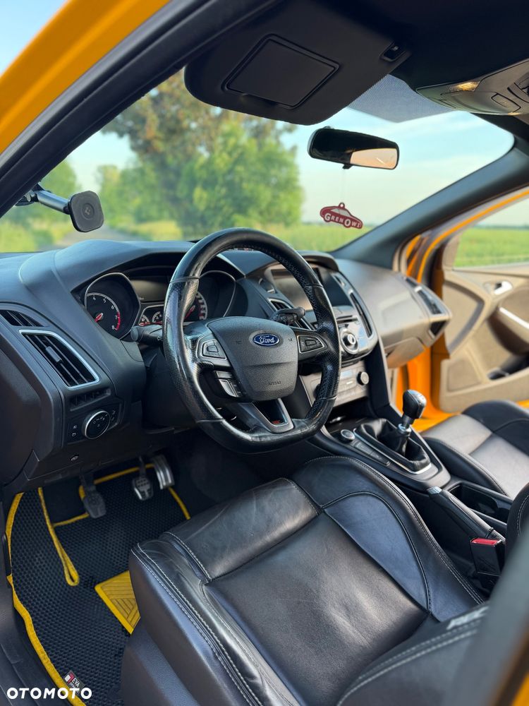 Ford Focus 2.0 EcoBoost ST-2 - 9