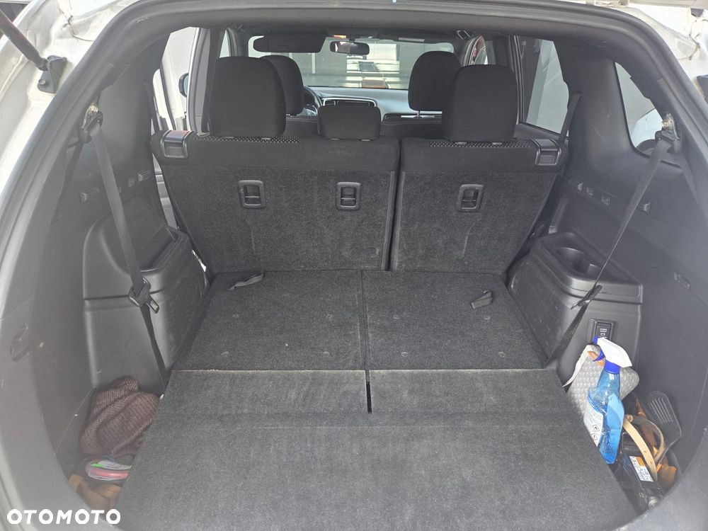 Mitsubishi Outlander - 15