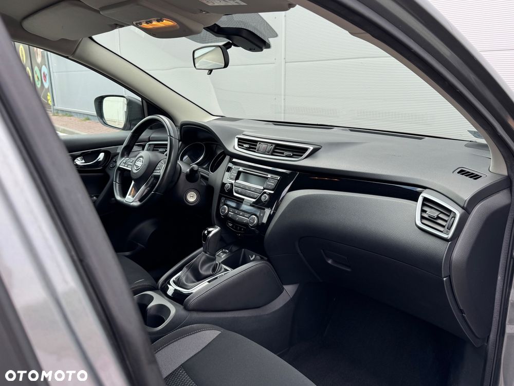 Nissan Qashqai 1.2 DIG-T N-Connecta Xtronic - 17