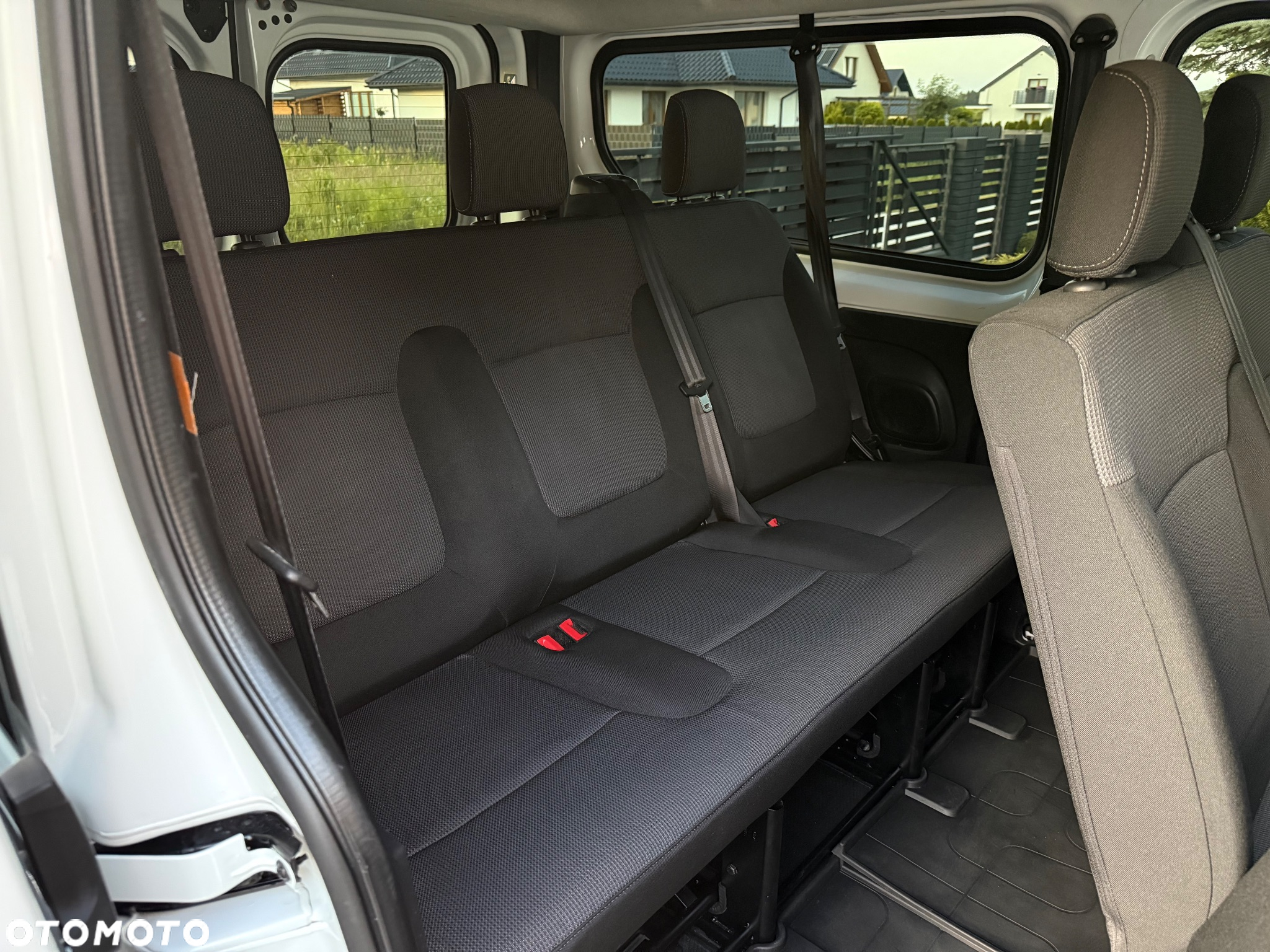 Renault Trafic 2.0 dCi L2H1 HD Extra (bryg.) - 24