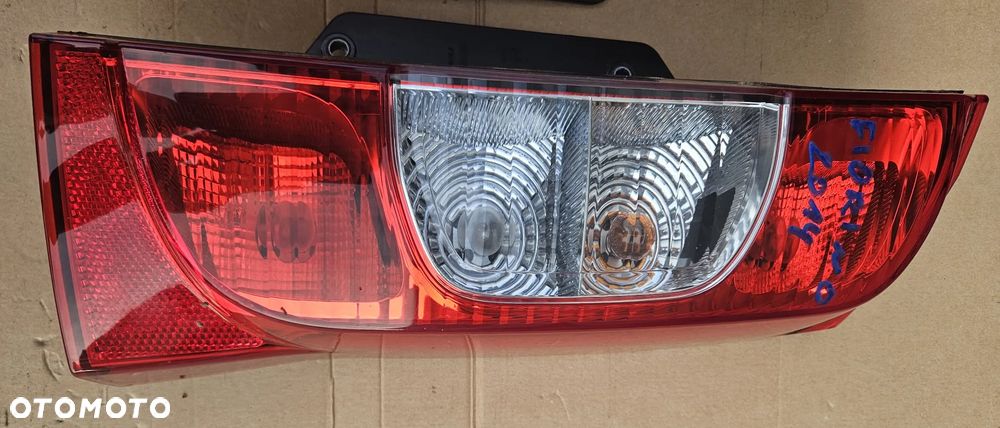 Fiat Fiorino lampa tył tylna prawa lewa - 2