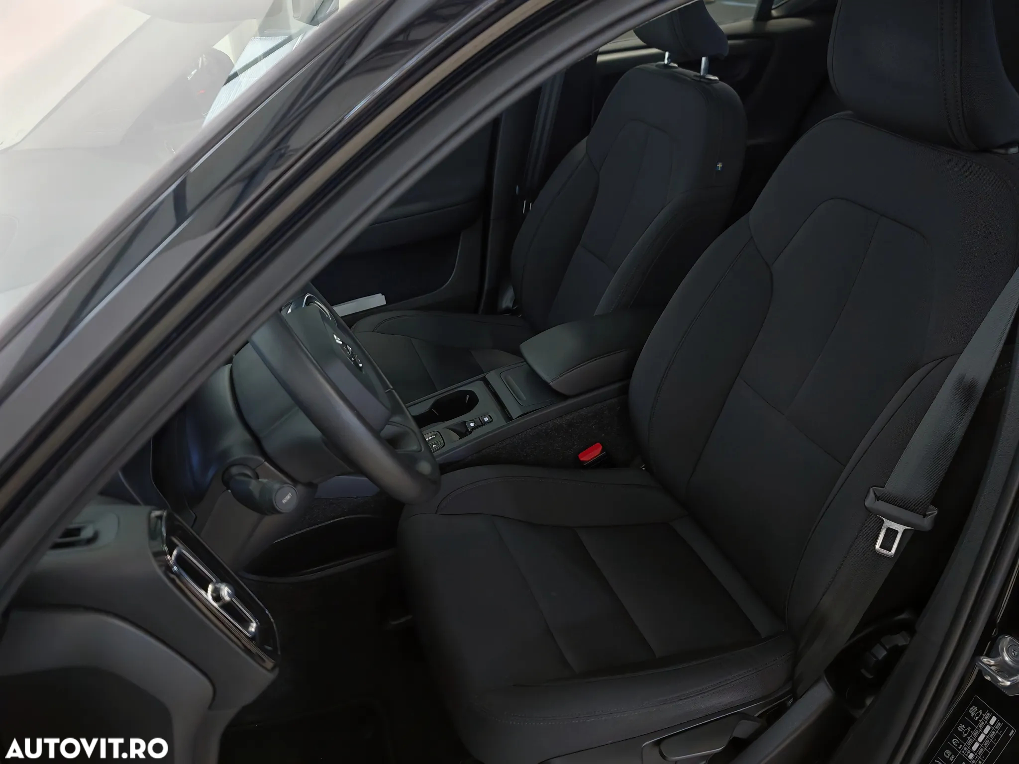 Volvo XC 40 T3 Geartronic Momentum Pro - 8