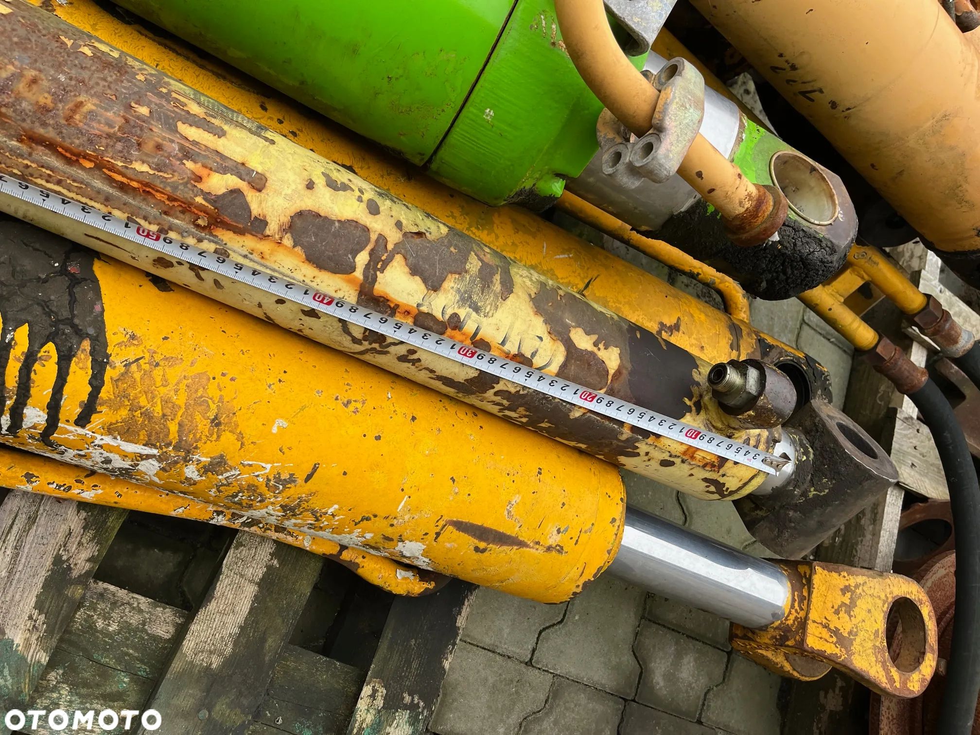 Siłownik hydrauliczny CAT 428 B - 1