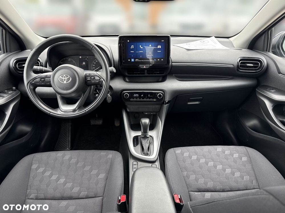 Toyota Yaris - 12