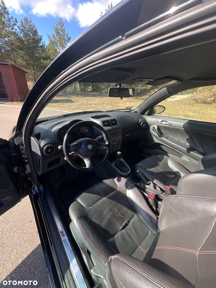 Alfa Romeo 147 1.9 JTD 16V Black Line - 8