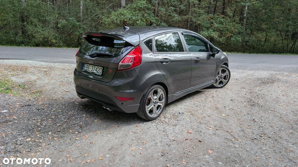 Ford Fiesta 1.6 EcoBoost ST200 - 23