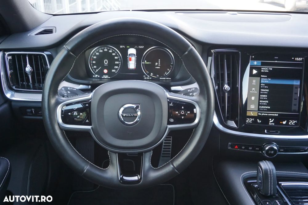 Volvo V60 T6 AWD Recharge Geartronic RDesign - 29