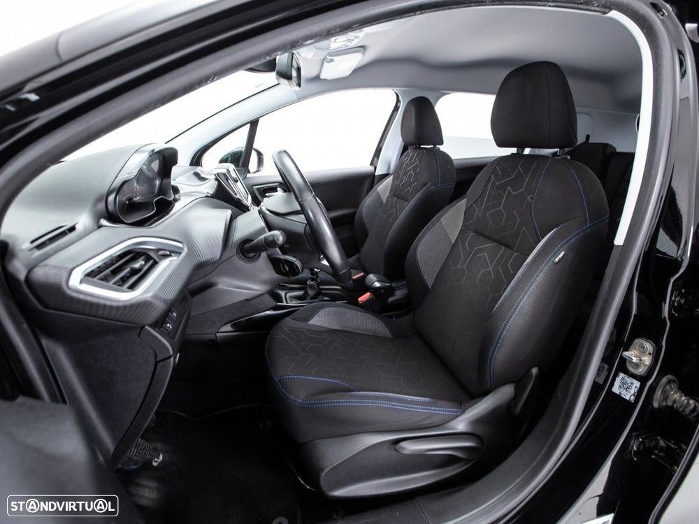 Peugeot 2008 - 8