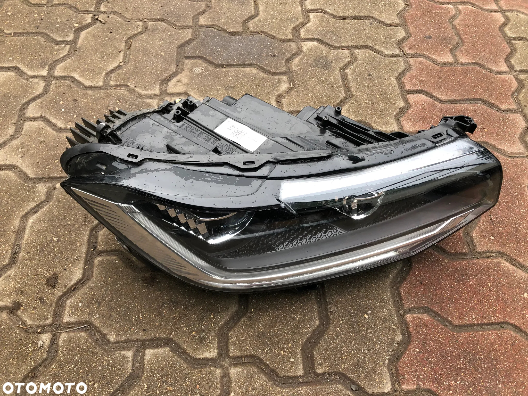 LAMPA PRAWY PRZÓD VW T-CROSS EUROPA 2GM941036B - 2