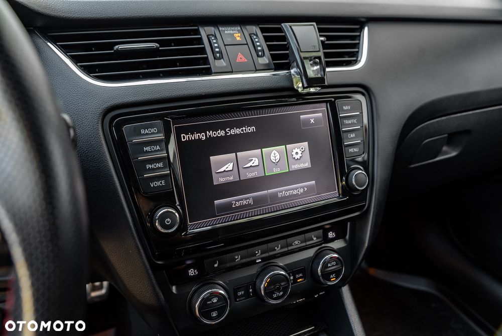 Skoda Octavia 2.0 TSI (Green tec) DSG RS - 30