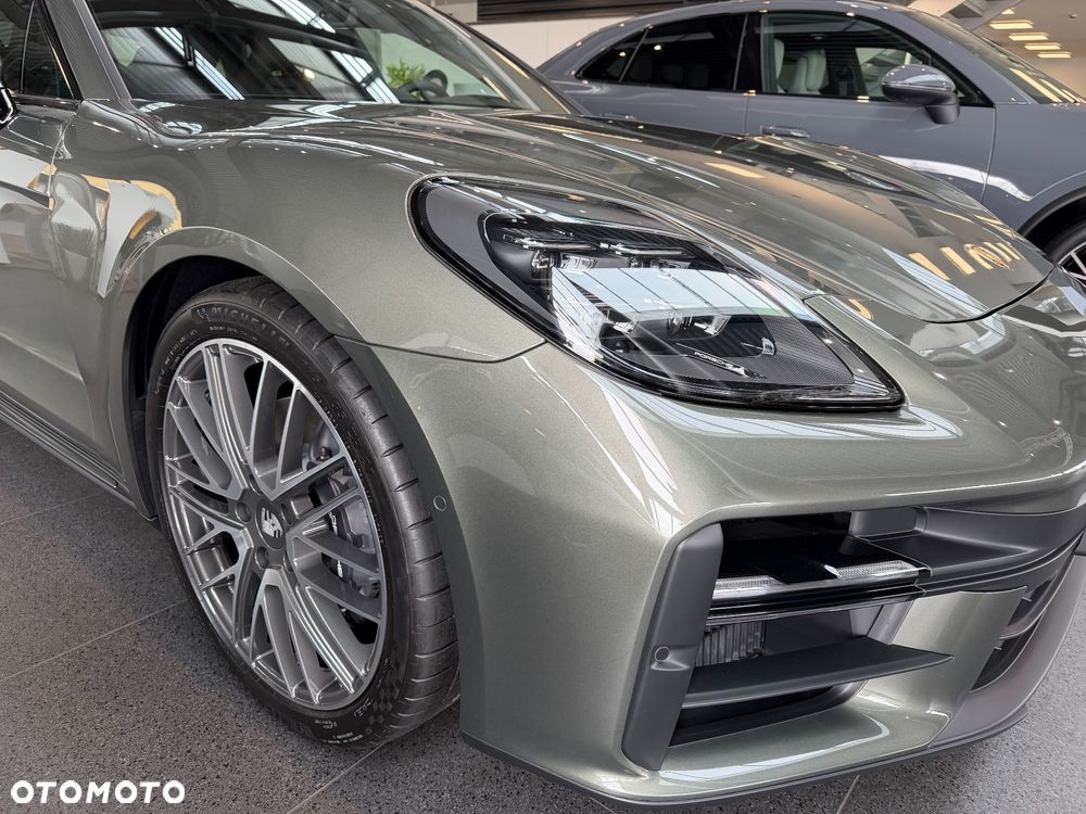 Porsche Panamera - 21