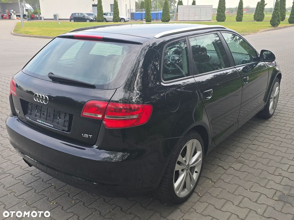 Audi A3 Sportback 1.8 TFSI Attraction - 5