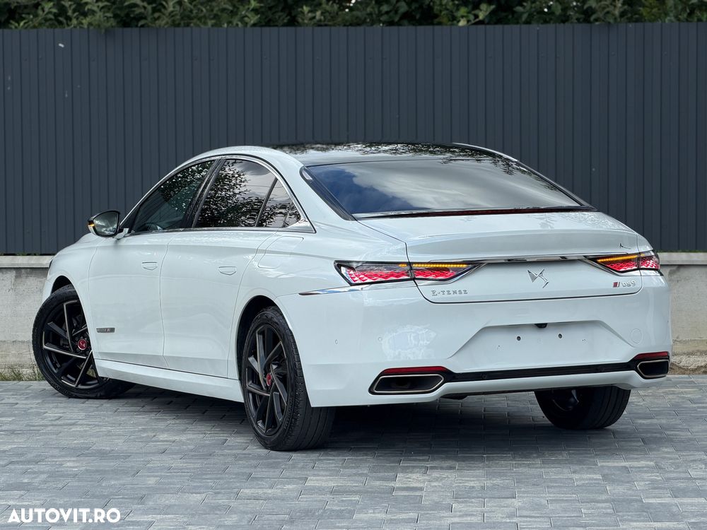 DS Automobiles DS 9 1.6 PHeV FWD 250 EAT8 PERFORMANCE Line + - 17