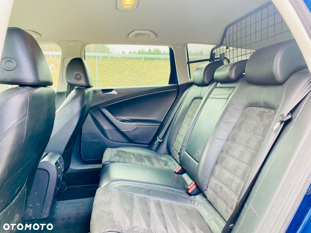 Volkswagen Passat 2.0 TDI Highline - 34