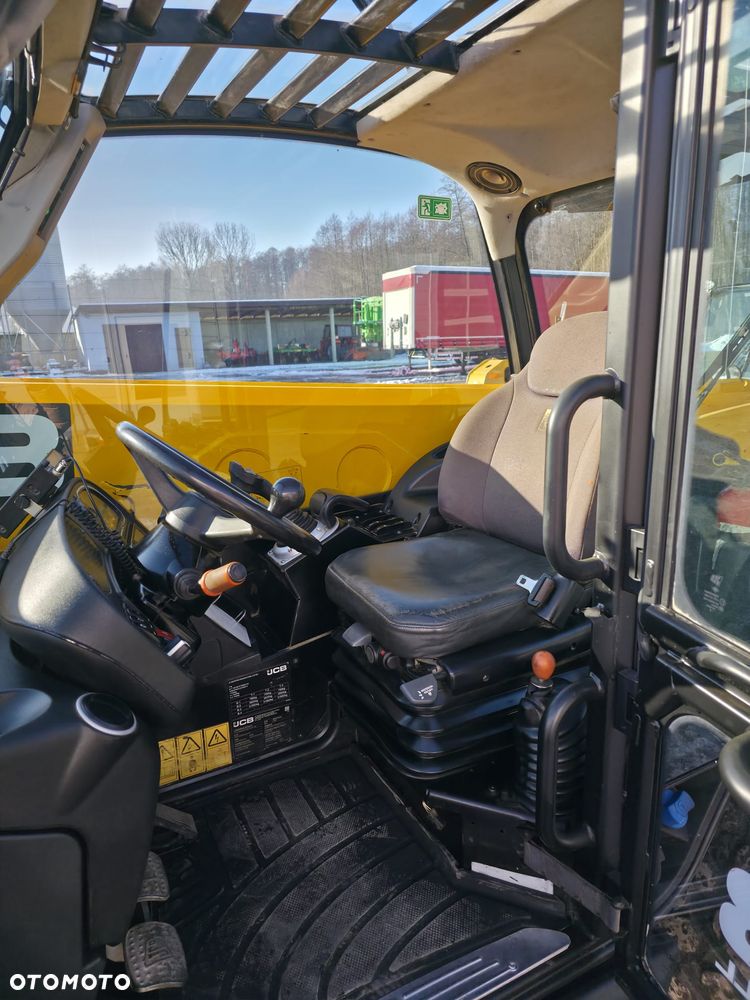 JCB 536-70 Agri Plus - 13