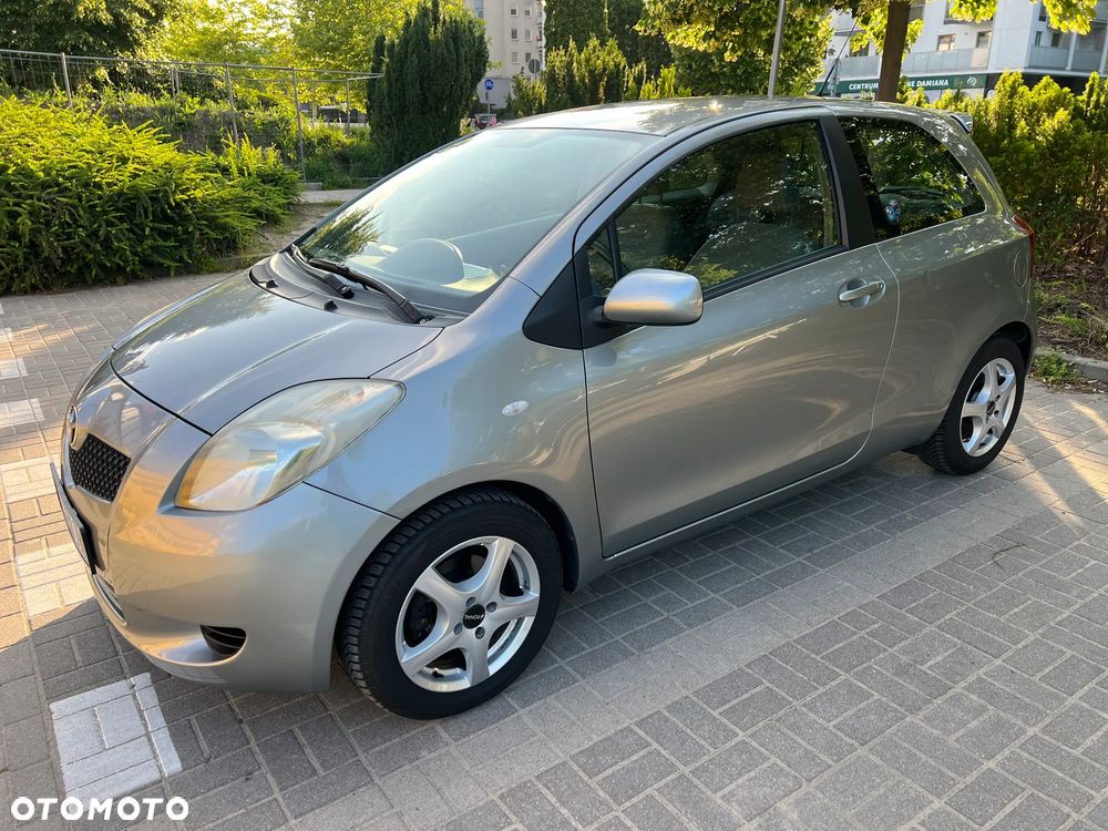 Toyota Yaris 1.3 Sol - 1
