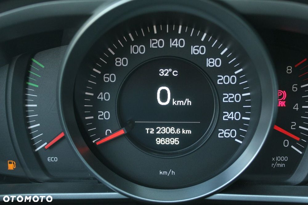 Volvo V40 T3 Kinetic - 17