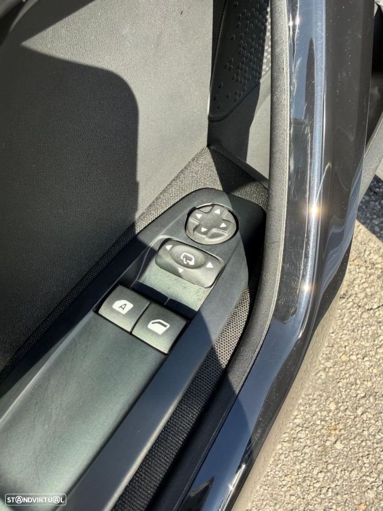 Peugeot 208 1.2 PureTech Signature - 18