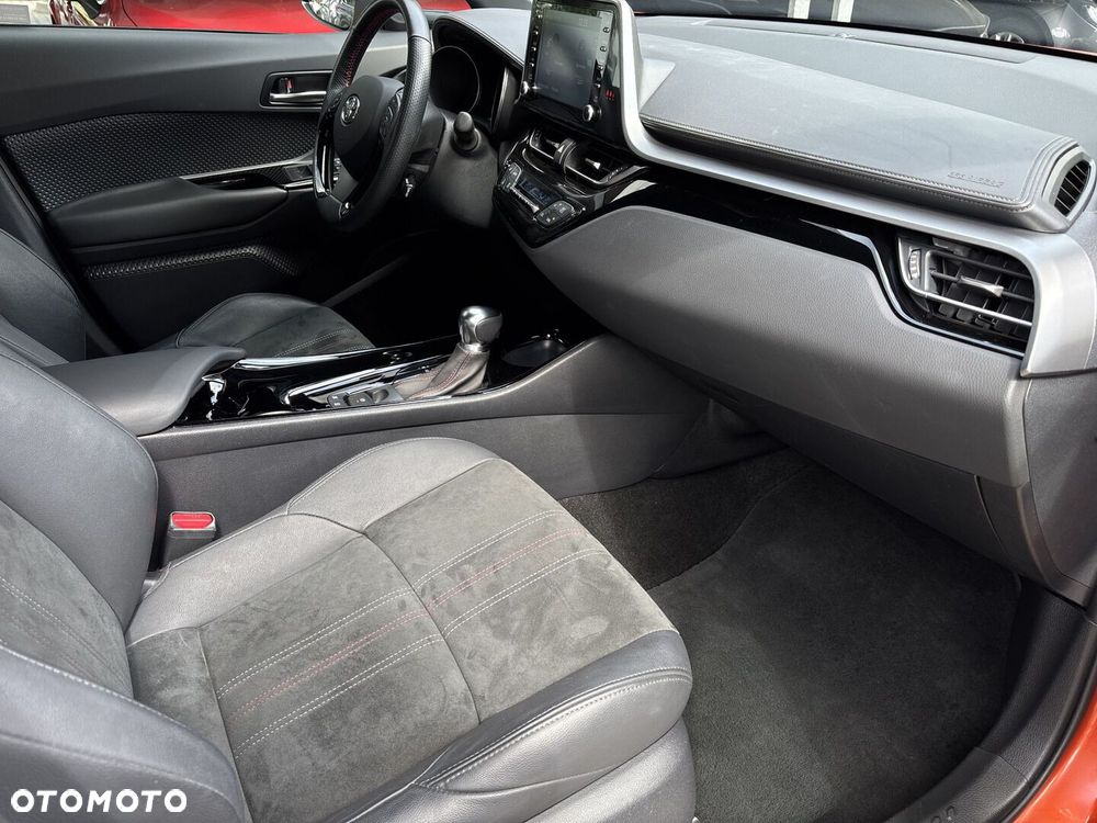 Toyota C-HR 2.0 Hybrid GR Sport - 32