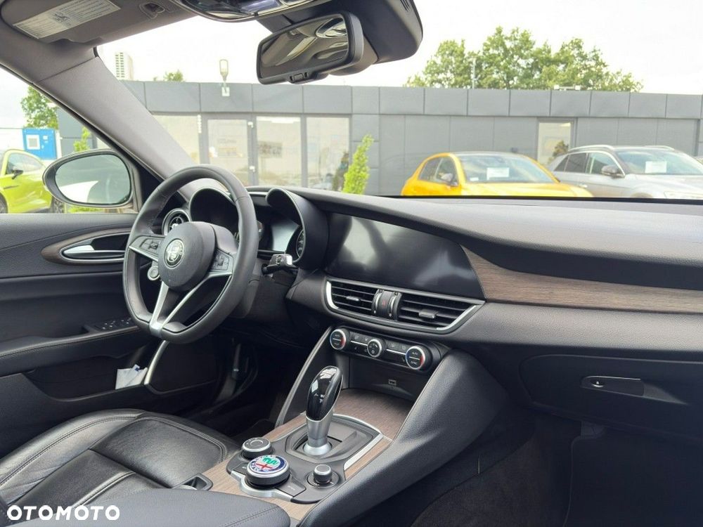 Alfa Romeo Giulia - 13