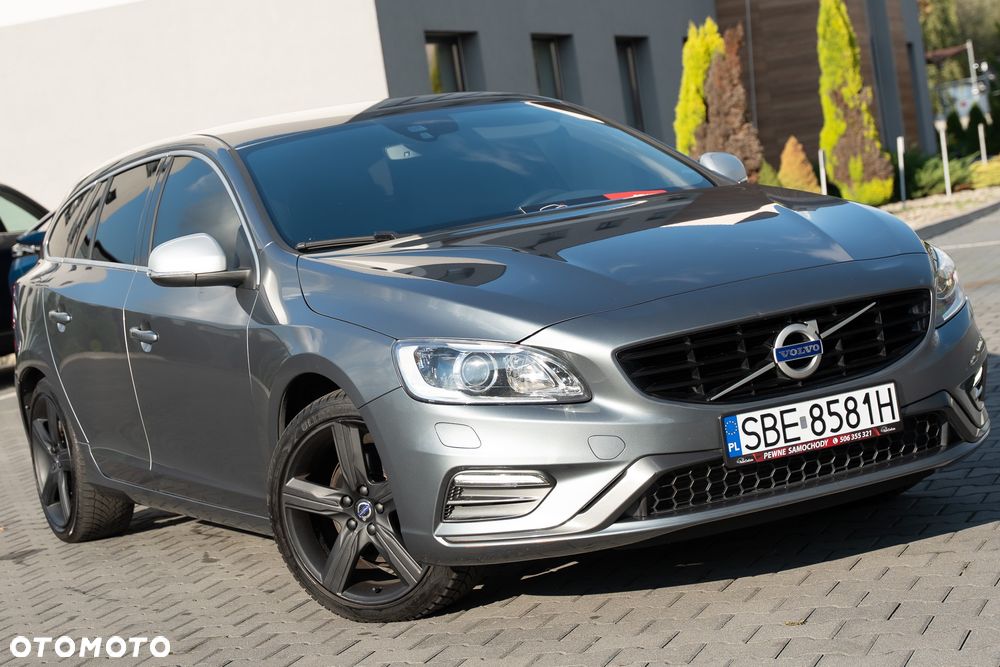 Volvo V60 D4 R-Design - 4