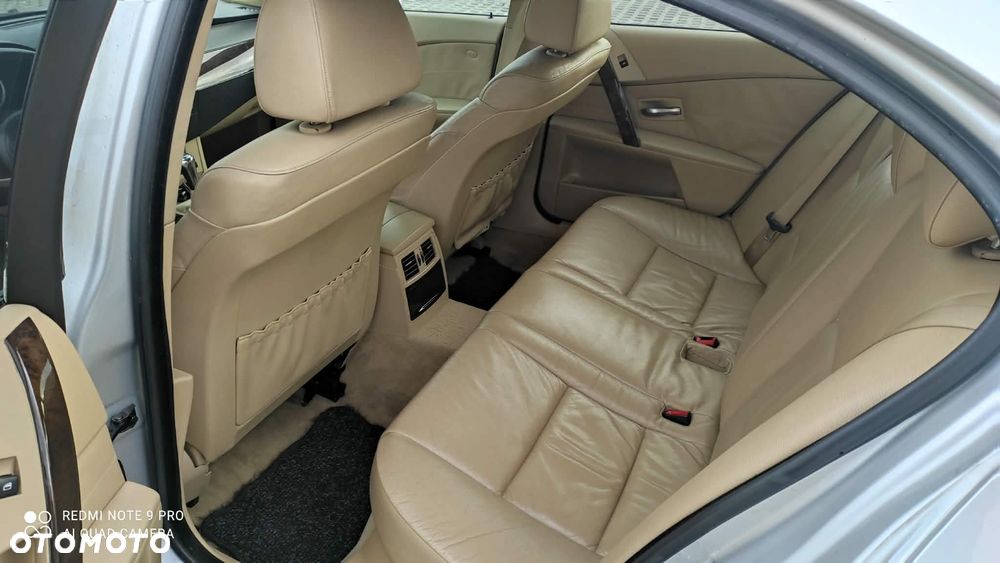 BMW Seria 5 525i - 14