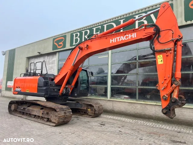 Hitachi ZX 250LC-6 - 4
