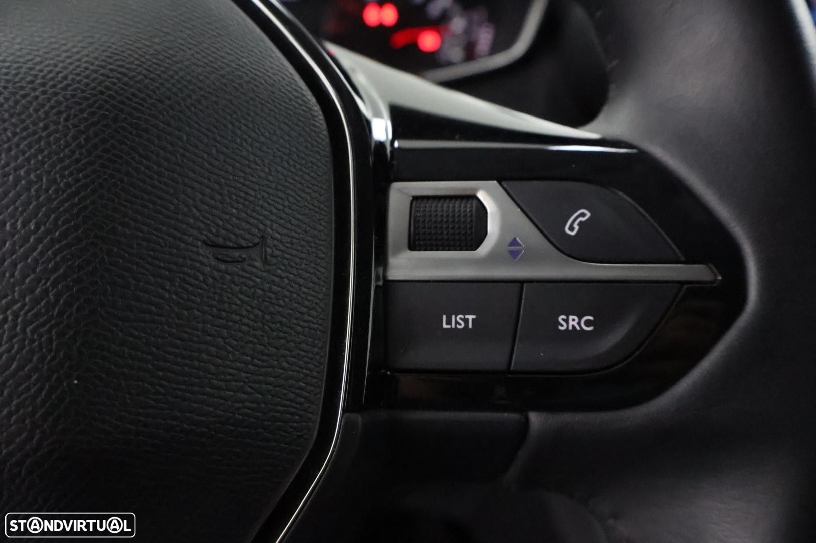 Peugeot 208 1.2 PureTech Allure - 18